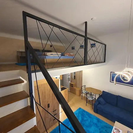 Blue Apple Apartment